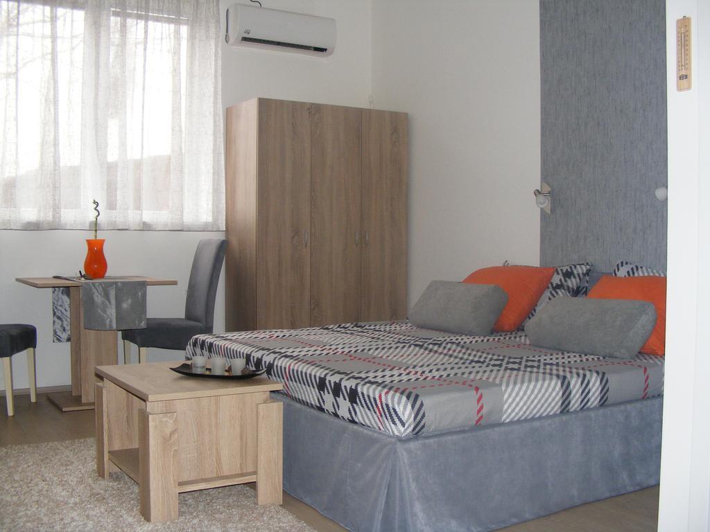 Valor Central Apartments Скопье Экстерьер фото